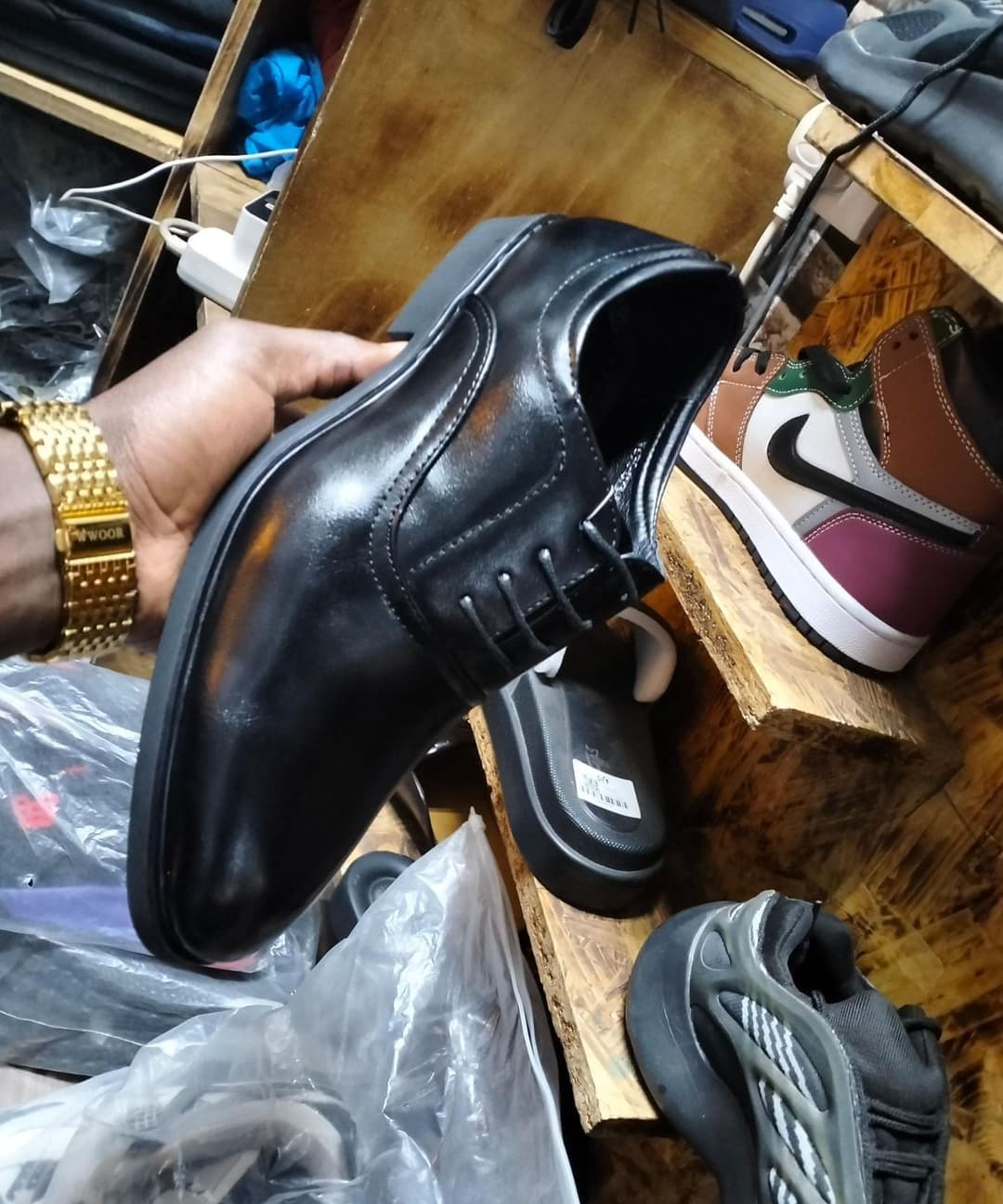 Cool shoe black